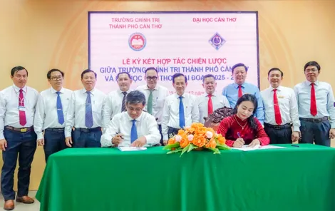 Trường Chính trị TP Cần Thơ và Đại học Cần Thơ ký kết hợp tác chiến lược