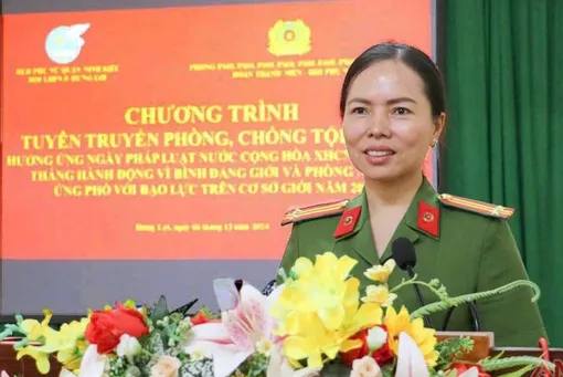 Bóng hồng xuất sắc nơi tuyến đầu