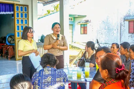 Chia sẻ kiến thức hữu ích về làm mẹ an toàn và chăm sóc sức khỏe trẻ em