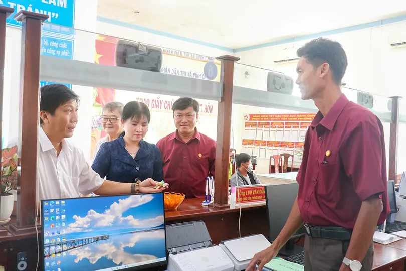 Xây dựng chính quyền vì dân phục vụ