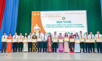 Tự hào chuẩn mức 1 - Khát vọng chuẩn mức 2