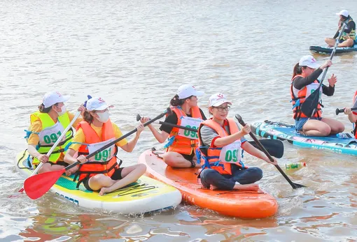 Khi mặt nước trở thành đường đua