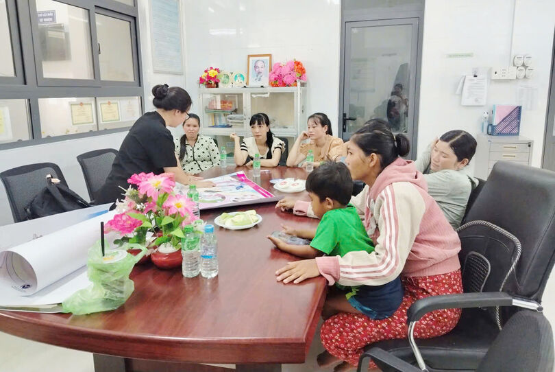 លើ​កកម្ពស់​ការ​ថែ​ទាំ​សុខ​ភាព​ប្រ​ជា​ជន​នៅ​តំ​បន់​ជន​ជាតិ​ភាគ​តិ​ច​