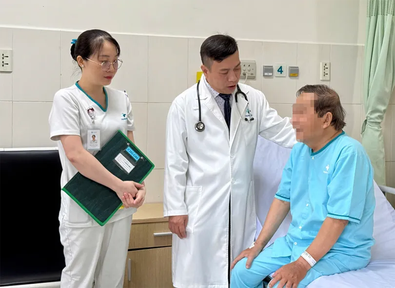 Bệnh nhân đau ngực 5 ngày, vào viện được phẫu thuật, ngăn nguy cơ suy tim