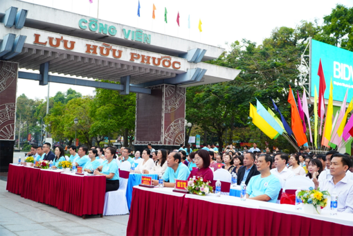 ទីក្រុងកឹងធើ ចាត់តាំងពិធីមិទ្ទិញគាំទ្រទិវាប្រជាជនវៀតណាម