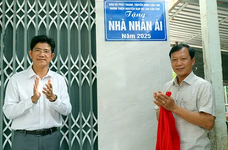 Báo và Phát thanh, Truyền hình Cần Thơ bàn giao Nhà Nhân ái cho gia đình bà Lý Thị Phol