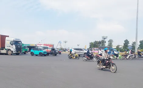 Tăng cường biện pháp bảo đảm an toàn giao thông tại vòng xoay quốc lộ 1A với đường Trần Hoàng Na