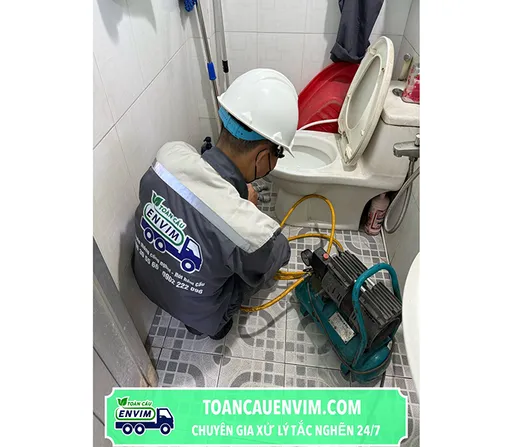 Hút hầm cầu tại Bến Tre giá chỉ 200.000 đồng/m³, bảo hành 10 năm, có mặt nhanh