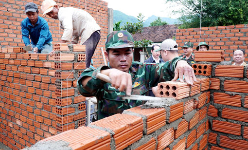 PM orders acceleration of Quang Trung Campaign to rebuild storm-damaged homes