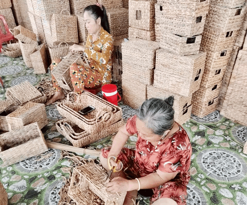 ទម្រង់​បង្កើត​មុខ​របរ​ចិញ្ចឹម​ជីវិត​សម្រាប់​នា​រី​ខ្មែរ​ទី​ក្រុង​កឹង​ធើ