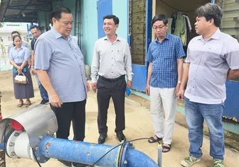 Nước sinh hoạt đen ngòm - dân bức xúc, doanh nghiệp kêu khó về nguồn nước