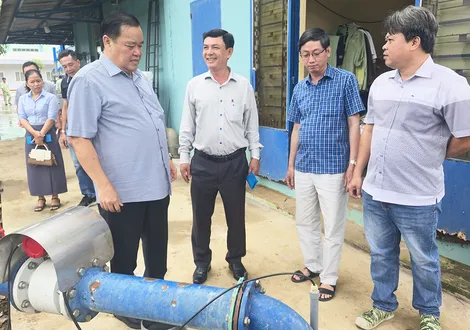 Nước sinh hoạt đen ngòm - dân bức xúc, doanh nghiệp kêu khó về nguồn nước