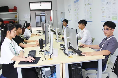 Khơi sức mạnh nội sinh từ nguồn nhân lực khoa học và công nghệ chất lượng cao