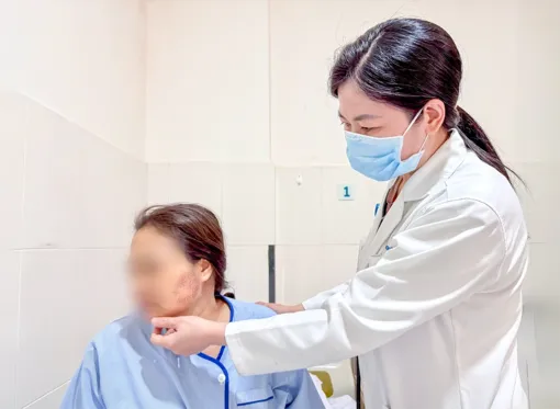 Tin lời đồn chích lể để thải độc, bệnh nhân ở Vĩnh Long nhập viện cấp cứu gấp