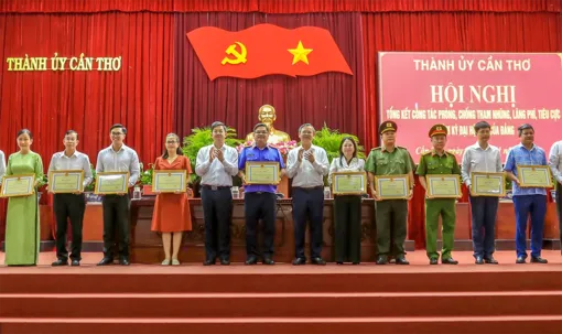 Mỗi cán bộ, công chức ngành Nội chính phải thực sự là tấm gương về bản lĩnh, liêm chính