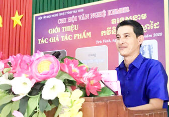 គ្រូឧទ្ទេសជនជាតិខ្មែរការពារនិក្ខេបបទបណ្ឌិតនៅប្រទេសក្រៅបានជោគជ័យ