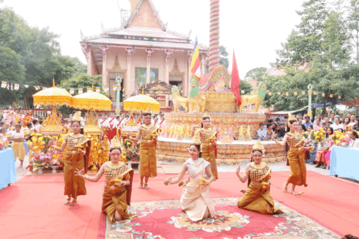 ទី​ក្រុង​កឹង​ធើ ពង្រីក​អត្ត​សញ្ញា​ណ​វប្ប​ធម៌​ជន​ជាតិ​ផ្សារ​ភ្ជាប់​នឹង​ការ​អភិវឌ្ឍ​ទេសចរណ៍​ដោយ​ចីរភាព​