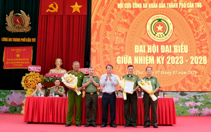 Công bố quyết định về việc sáp nhập Hội Cựu Công an Nhân dân