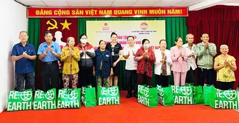 Phát huy dân chủ, vận động các nguồn lực chăm lo đời sống nhân dân Phát huy dân chủ, vận động các nguồn lực chăm lo đời sống nhân dân