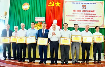 Tiếp tục đẩy mạnh phong trào thi đua yêu nước trong đồng bào Công giáo