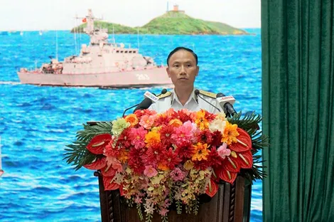 Đoàn đại biểu TP Cần Thơ chúc Tết tại Đảng ủy, Bộ Tư lệnh Vùng 5 Hải quân