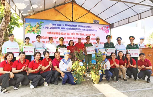 Đoàn công tác Agribank thăm, chúc Tết các lực lượng trên đảo Thổ Chu