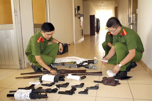 Kêu gọi toàn dân giao nộp và tố giác hành vi vi phạm liên quan đến vũ khí, vật liệu nổ, công cụ hỗ trợ và pháo