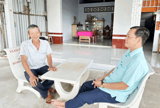 ប្រ​ធាន​សាខា​សមា​គម​ប្តេជ្ញា​ចិត្ត​នឹង​ការ​ងារ​សមា​គម​