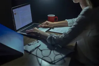 Rối loạn nhịp sinh học làm tăng nguy cơ mất trí nhớ