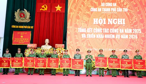 Lá cờ đầu thi đua Vì an ninh Tổ quốc