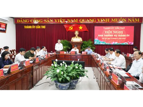 Ban Thường vụ Thành ủy xem xét, cho ý kiến, quyết định nhiều vấn đề xây dựng và phát triển thành phố