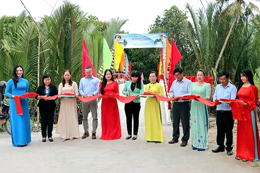 Khánh thành cầu Xẻo Muồng ở xã Phú Hữu và cầu Hai Liễn ở xã Vĩnh Viễn