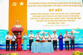 Bộ Tư lệnh Vùng 5 Hải quân tôn vinh các tập thể, cá nhân có thành tích xuất sắc trong công tác phối hợp tuyên truyền biển, đảo