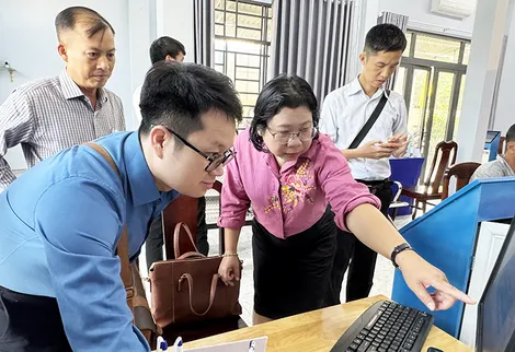 Hướng đến sự hài lòng của người dân