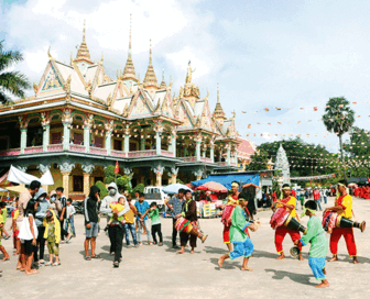 រឹង​បឹង​ក្រោម​ទង់​បក្ស​ កម្លាំង​ឯក​ភាព​ពី​ភូមិ​ស្រុក​