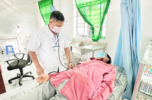 ខិត​ខំ​ប្រឹង​ប្រែង​ថែ​ទាំ​សុខ​ភាព​ជូន​ប្រ​ជា​ជន​