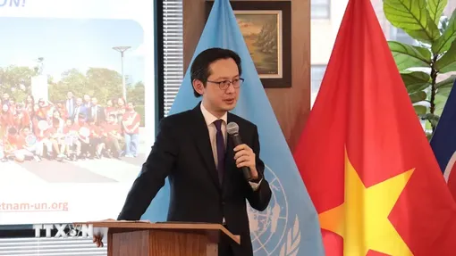 Phái đoàn Việt Nam tại Liên hợp quốc gặp gỡ và thông tin tới báo chí quốc tế