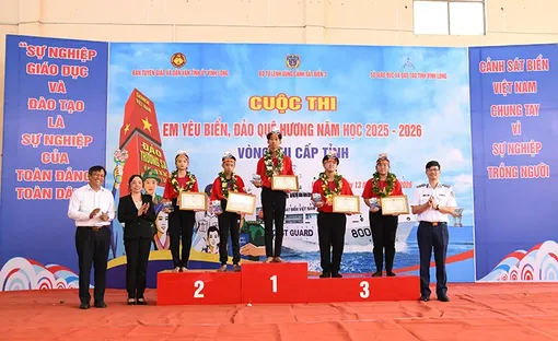 Học sinh Đồng Tháp, Vĩnh Long tham gia Cuộc thi "Em yêu biển, đảo quê hương"