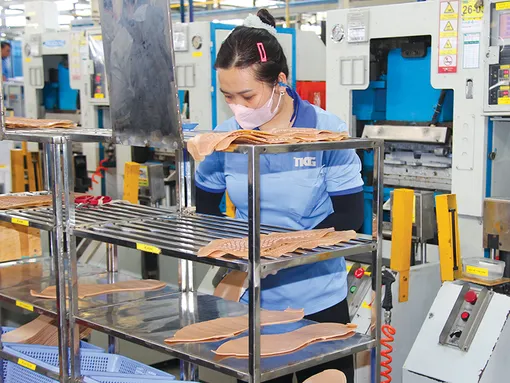 Đẩy mạnh sản xuất công nghiệp phục vụ tiêu dùng và xuất khẩu cuối năm