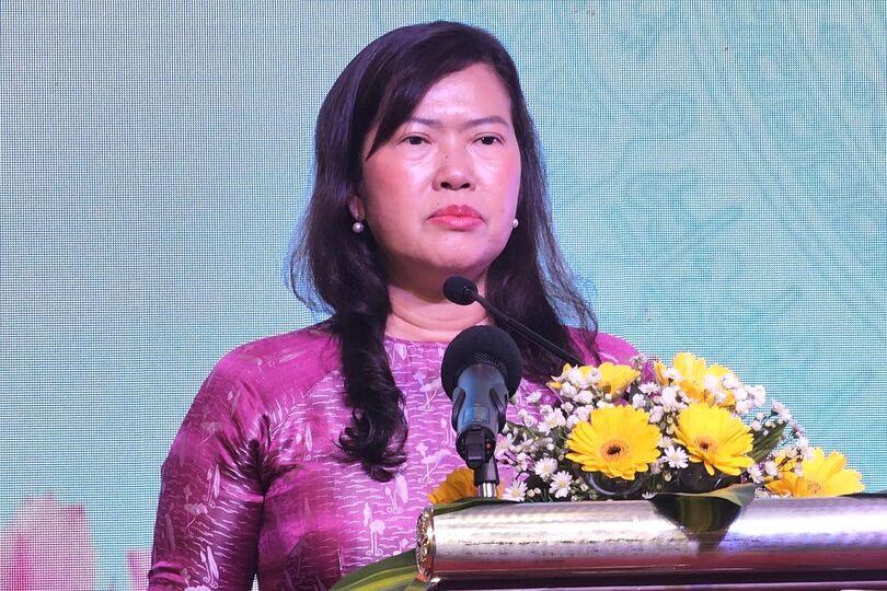 ថ្នាក់​ដឹក​នាំ​ទី​ក្រុង​កឹង​ធើ ផ្ដល់​មតិ​ឱ្យ​ទាញ​យក​ផល​ផ្សារអណ្តែត​​កៃ​រ៉ាំង​ ទាំង​យប់​ទាំង​ថ្ងៃ​