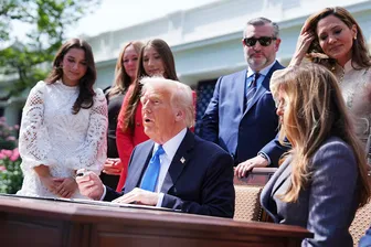 Nữ sinh thay đổi xã hội từ cú sốc deepfake