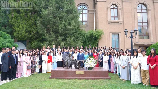 Đảng viên ở xa Tổ quốc hướng về Đại hội XIV với niềm tin và kỳ vọng vào tương lai đất nước