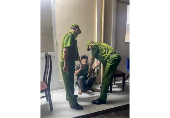 Thanh niên “ngáo đá” đột nhập trái phép trụ sở công an