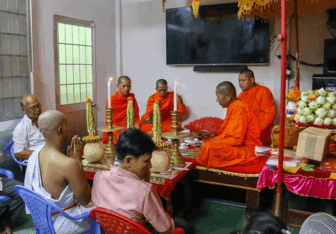 រឹង​ប៉ឹង​ក្រោម​ទង់​បក្ស​: កម្លាំង​ឯក​ភាព​ពី​ភូមិ​ស្រុក​