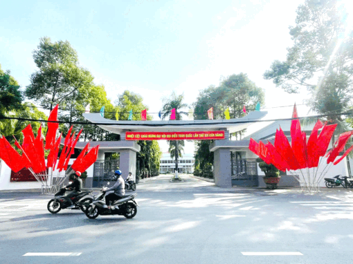 ទី​ក្រុង​កឹង​ធើ ពុះ​ពោ​រស​កម្ម​ភាព​អំ​ណរ​មហា​សន្និបាត​តំណាង​ទូ​ទាំង​ប្រ​ទេស​លើក​ទី​១៤ របស់​បក្ស​