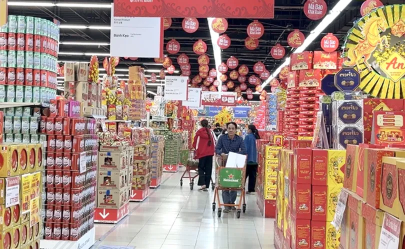 Sôi động thị trường hàng hóa Tết