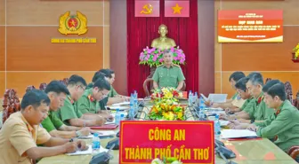 Giao ban Tổ Chỉ huy tác chiến công tác bảo đảm an ninh trật tự Đại hội đại biểu lần thứ XIV của Đảng