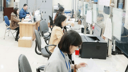 ក្រុម​មុខ​តំ​ណែ​ង​ការ​ងារ​ចំ​នួន​ ៣​ របស់​បុគ្គ​លិក​ក្នុង​អង្គ​ភាព​បម្រើ​បុព្វ​ហេ​តុ​រដ្ឋ​