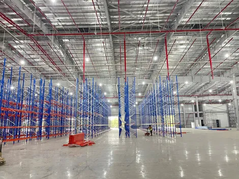 Tại sao doanh nghiệp lựa chọn kệ công nghiệp VNT là đơn vị lắp đặt kệ kho?