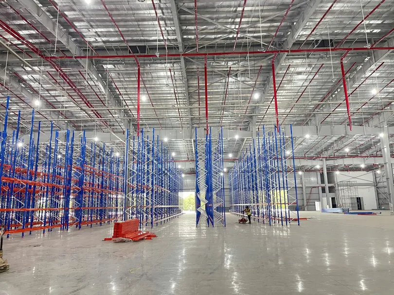 Tại sao doanh nghiệp lựa chọn kệ công nghiệp VNT là đơn vị lắp đặt kệ kho?